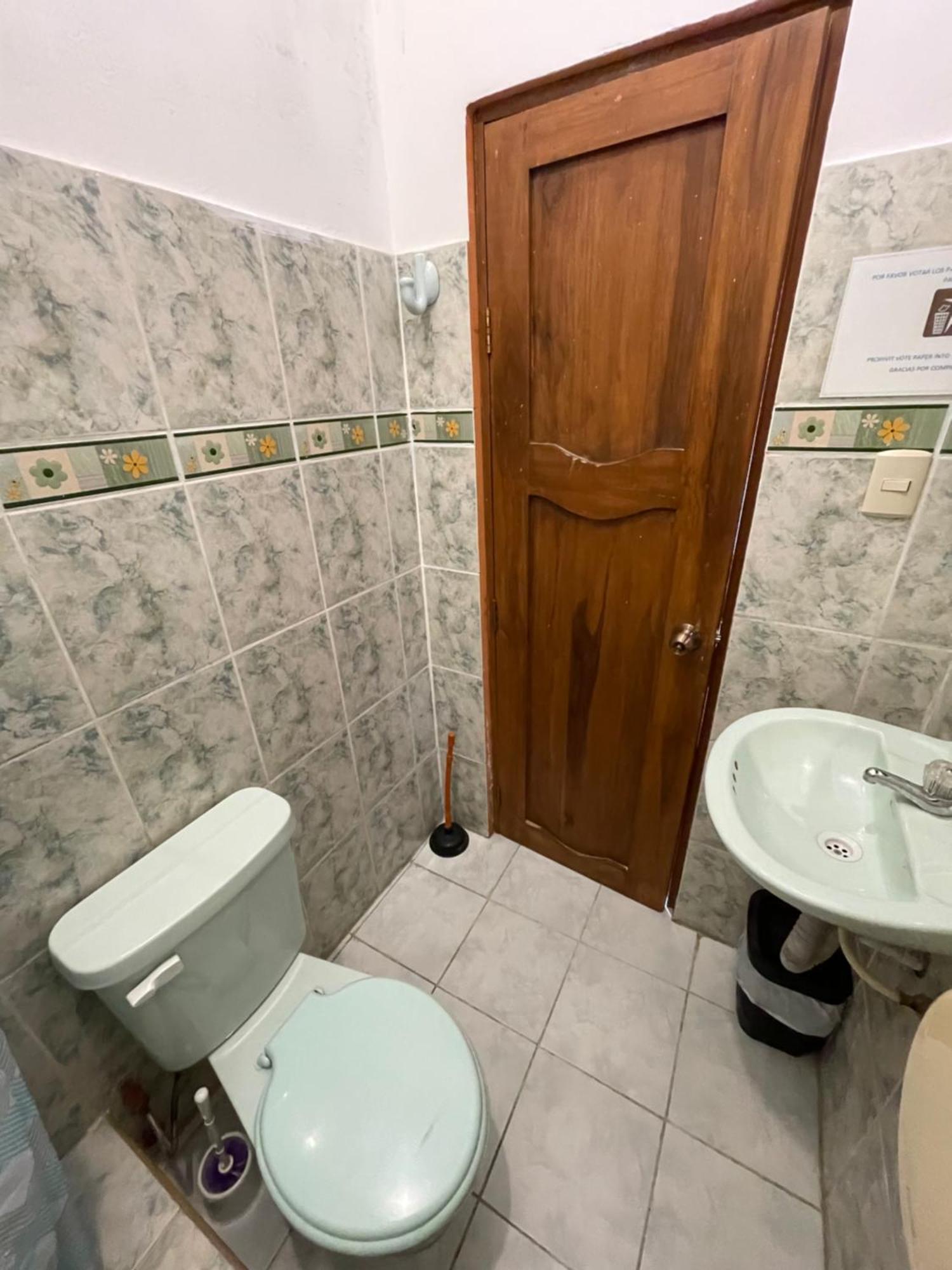Casa De Huespedes "Darling" Hotell Puerto Baquerizo Moreno Eksteriør bilde