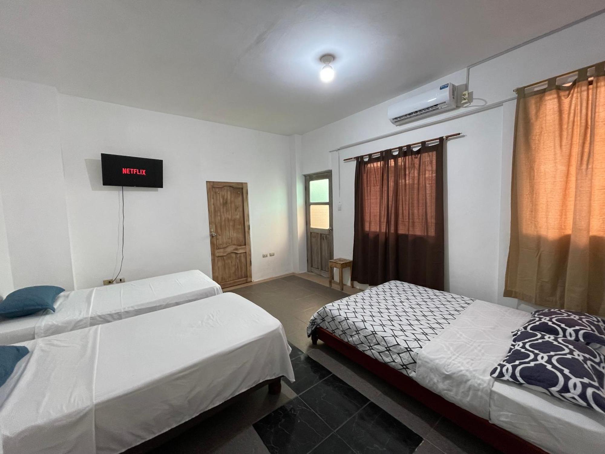 Casa De Huespedes "Darling" Hotell Puerto Baquerizo Moreno Eksteriør bilde